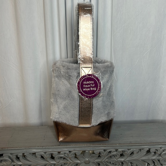 Holiday Faux Fur Wine Bag - Picture 1 of 8